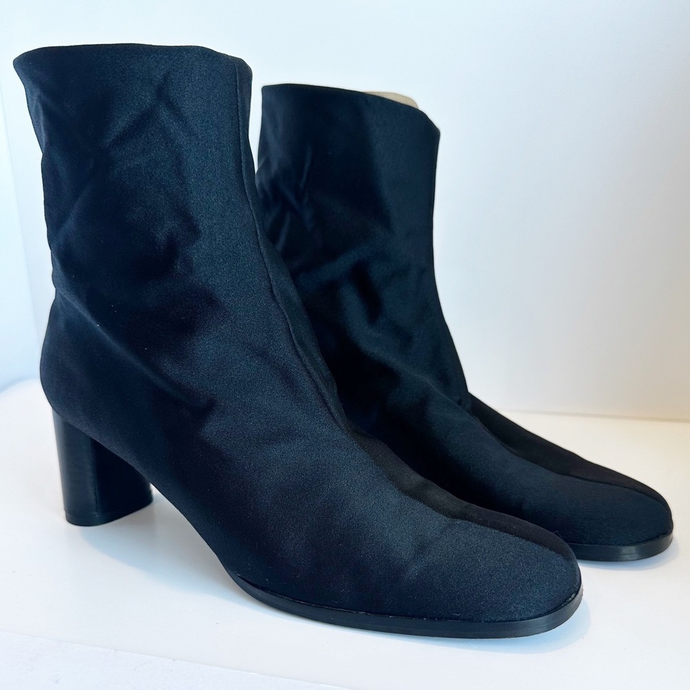 Robert Clergerie Barneys Vintage Black Neoprene Pull On Heeled Booties Size 7.5